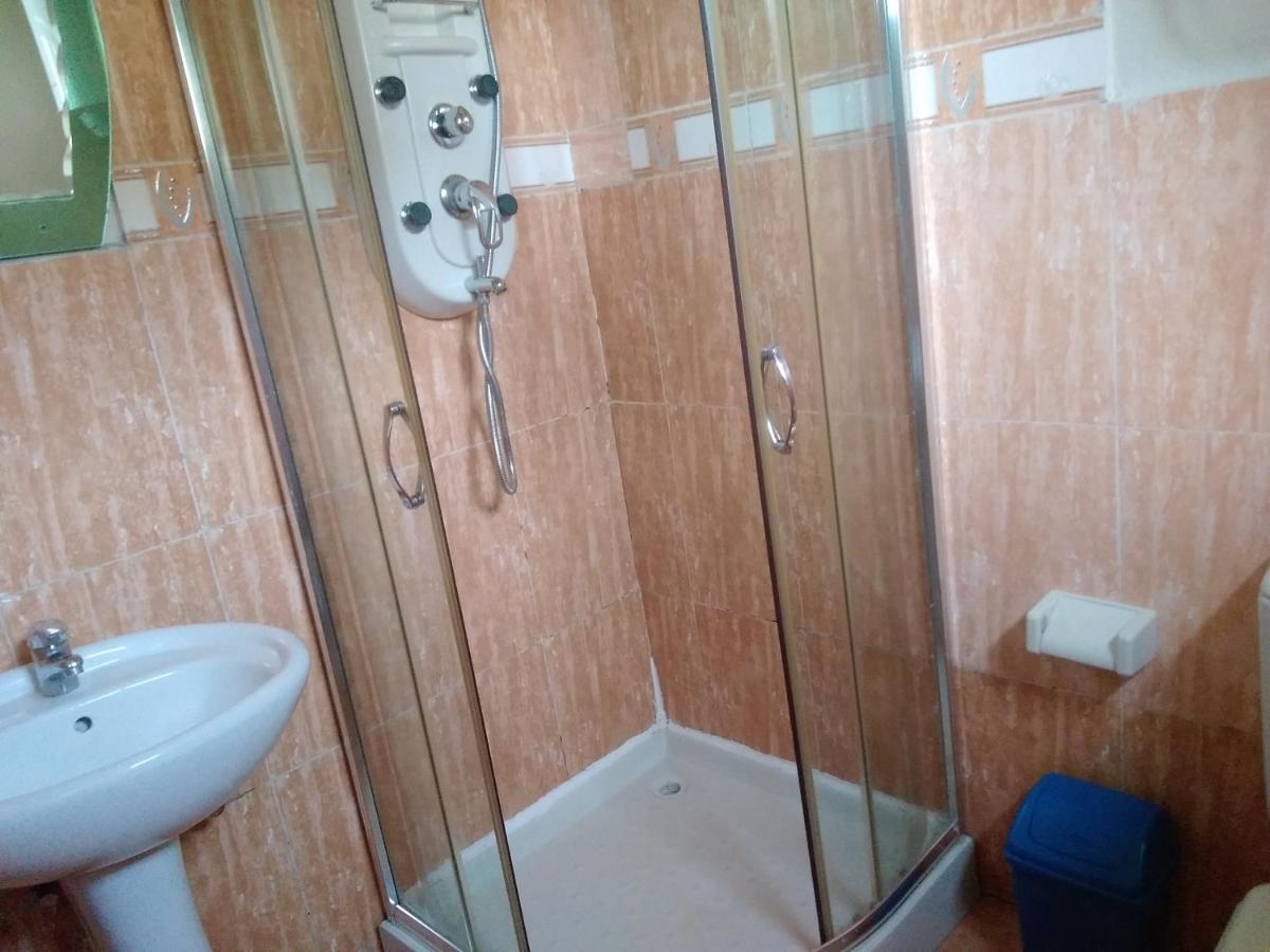 Wib Guesthouse 亚的斯亚贝巴 外观 照片